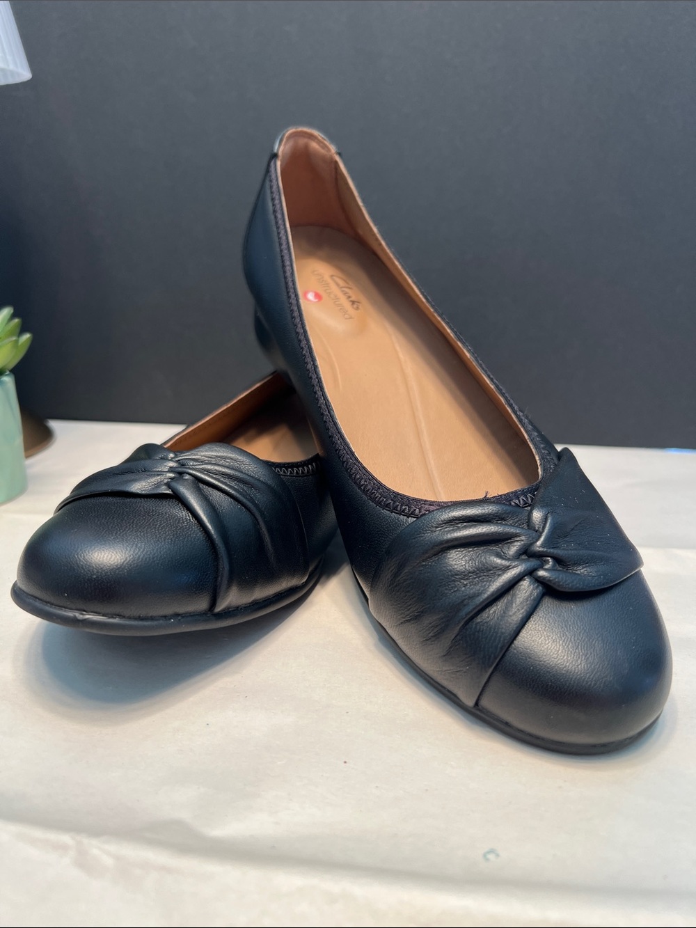 Clarks Black Leather Knot Ballet Flat